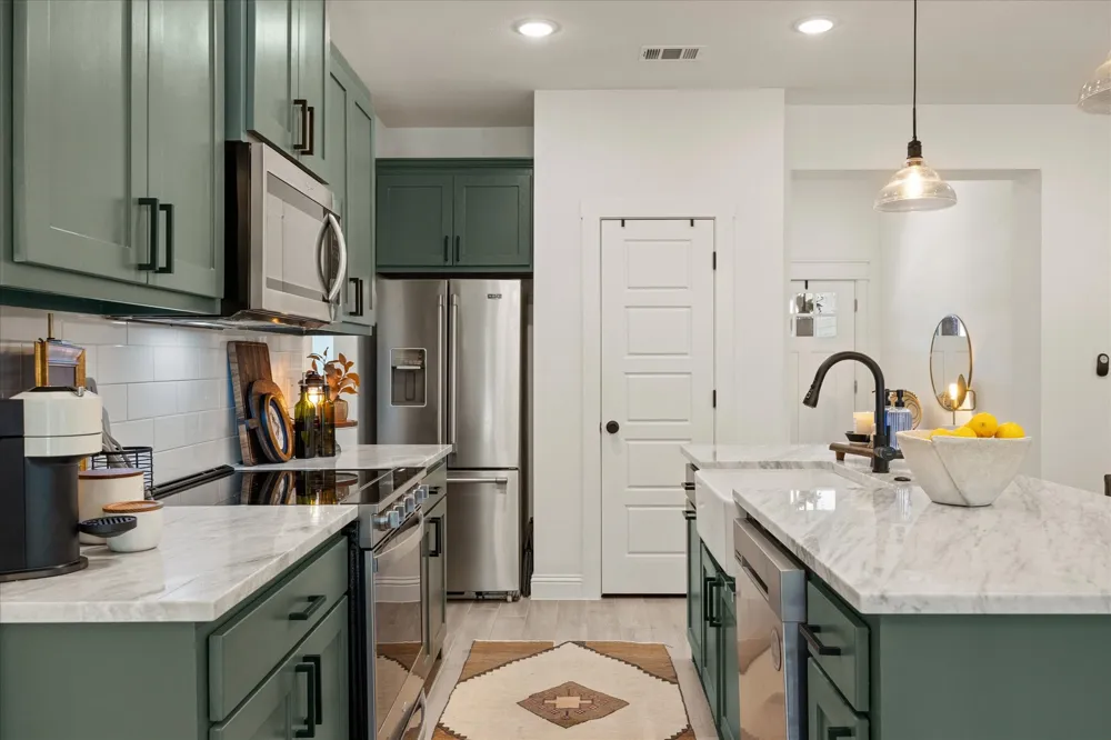 5507 Stonegate Circle Granbury, TX 76048