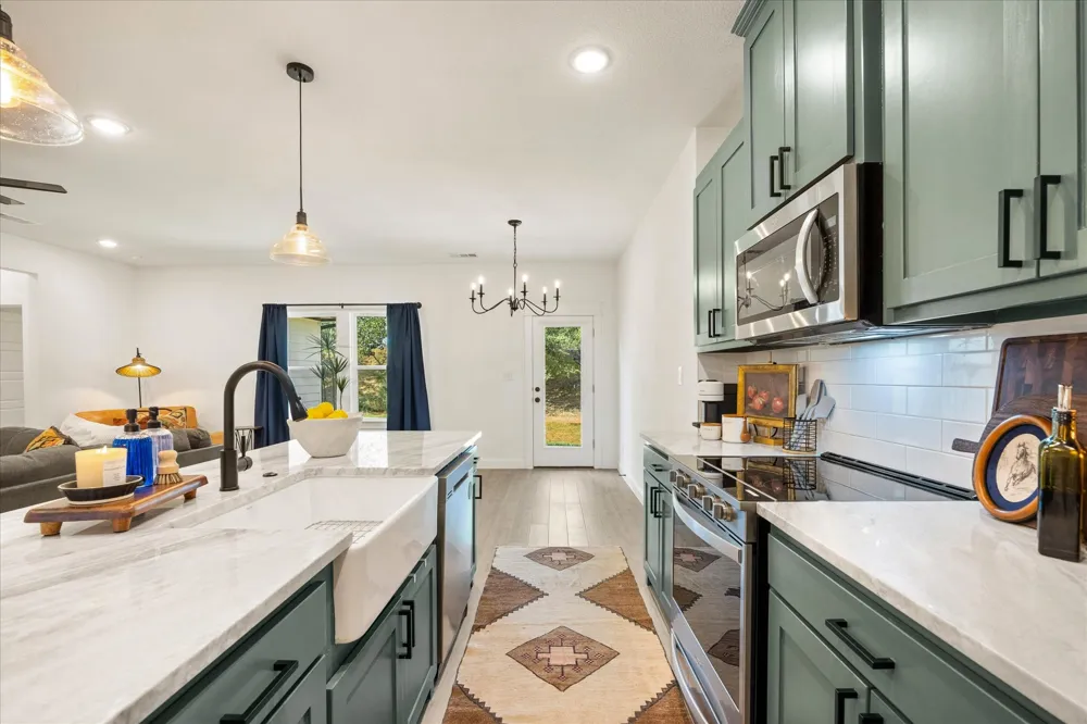5507 Stonegate Circle Granbury, TX 76048