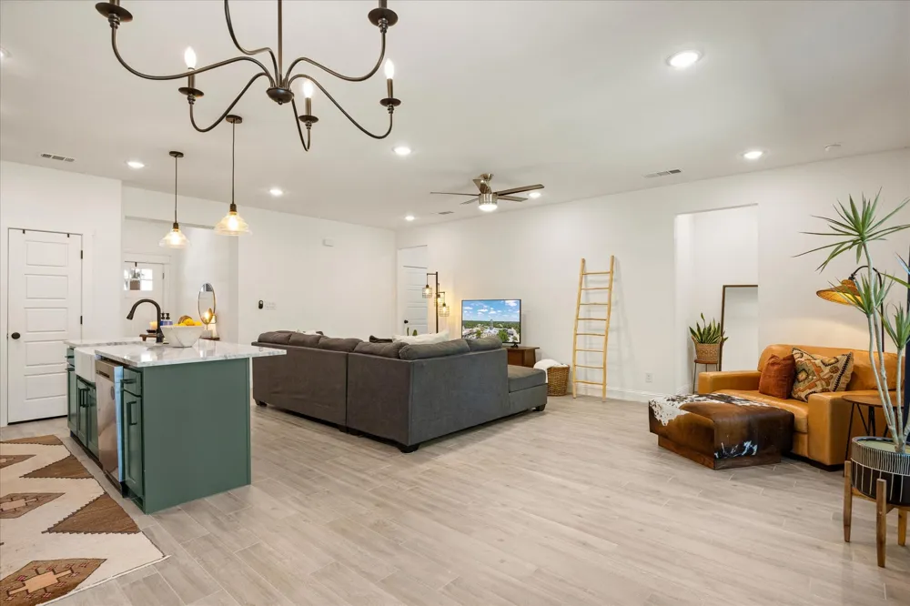 5507 Stonegate Circle Granbury, TX 76048
