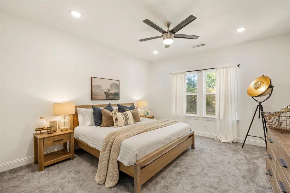 5507 Stonegate Circle Granbury, TX 76048