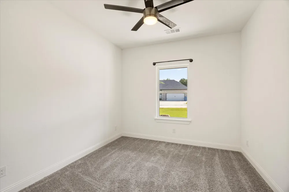 5507 Stonegate Circle Granbury, TX 76048
