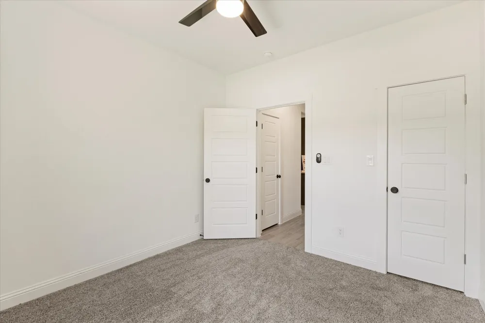 5507 Stonegate Circle Granbury, TX 76048