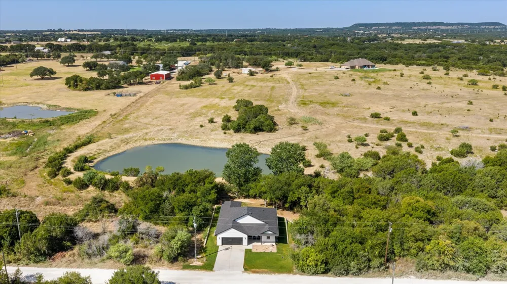 5507 Stonegate Circle Granbury, TX 76048
