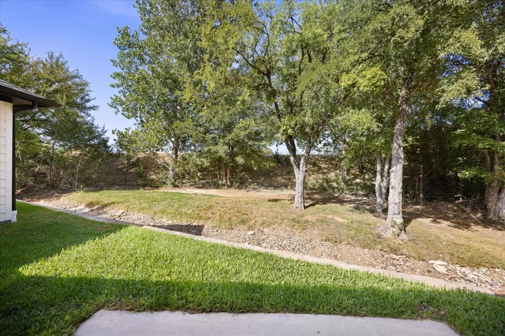5507 Stonegate Circle Granbury, TX 76048