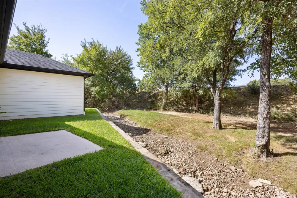 5507 Stonegate Circle Granbury, TX 76048