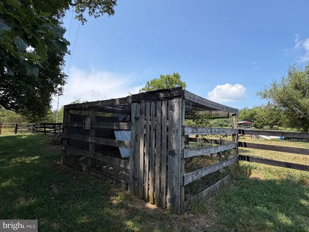 936 GUN BARREL RD White Post, VA 22663