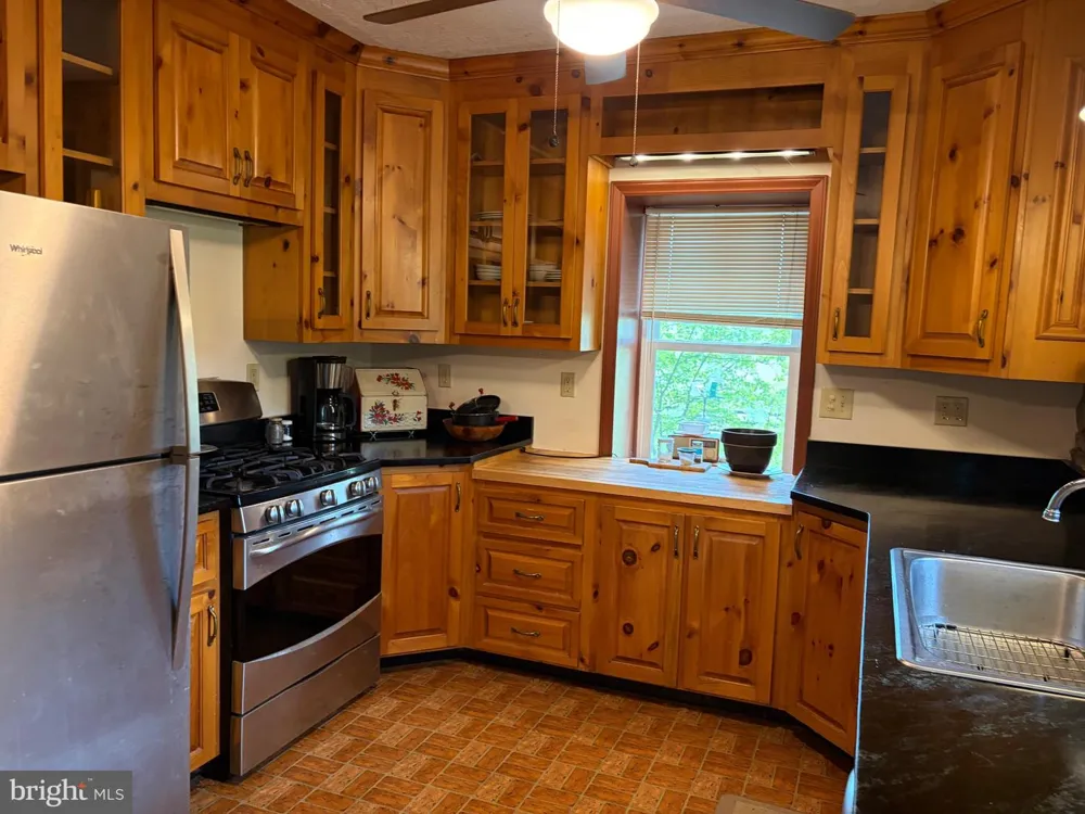 936 GUN BARREL RD White Post, VA 22663
