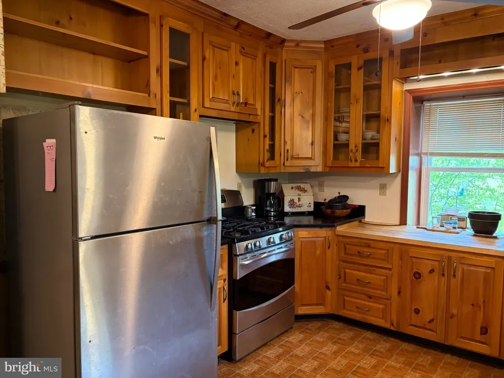 936 GUN BARREL RD White Post, VA 22663