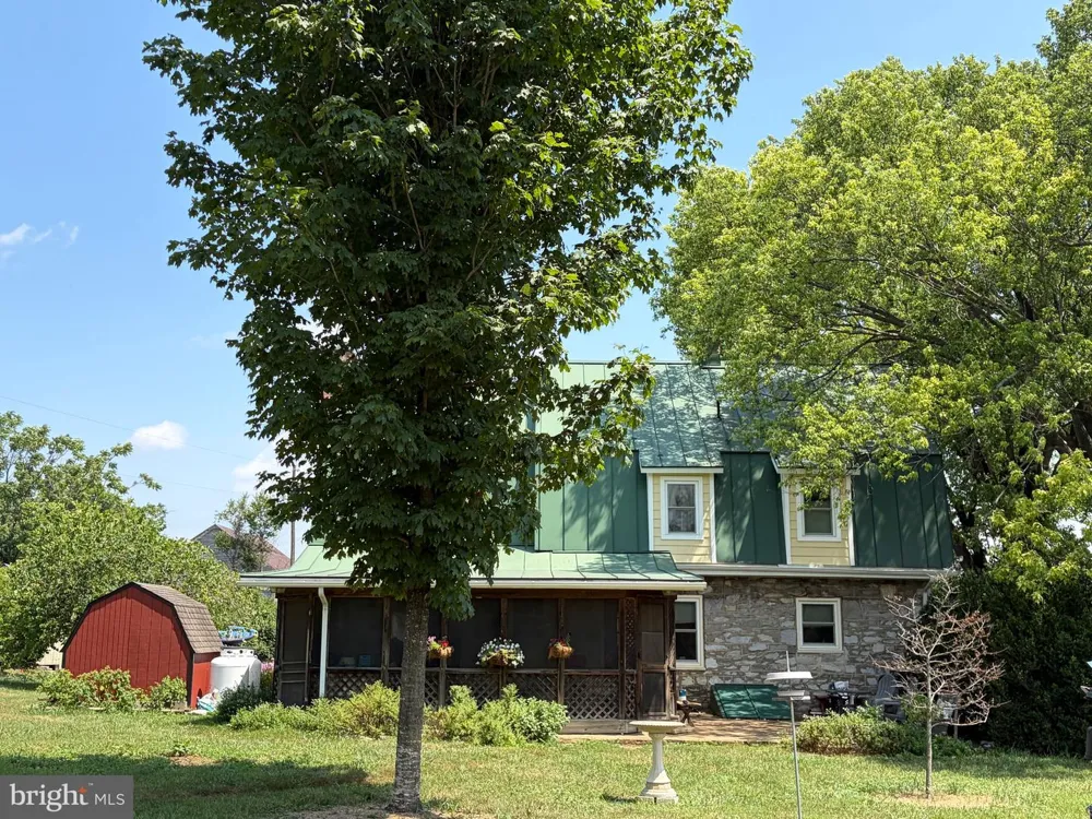 936 GUN BARREL RD White Post, VA 22663