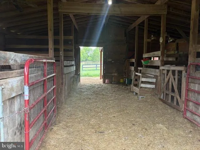 936 GUN BARREL RD White Post, VA 22663