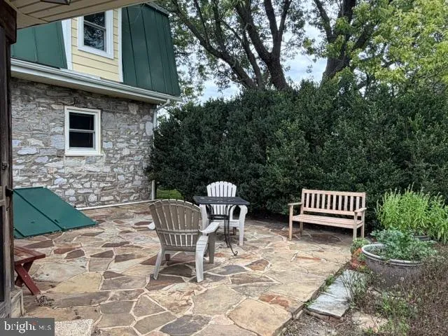 936 GUN BARREL RD White Post, VA 22663