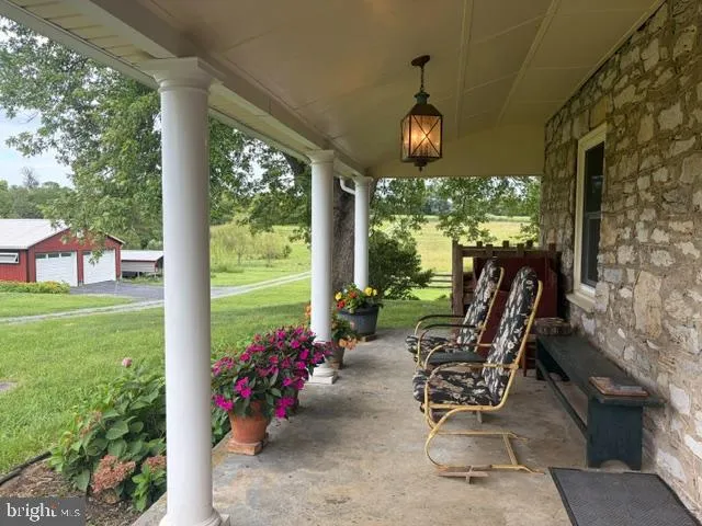 936 GUN BARREL RD White Post, VA 22663