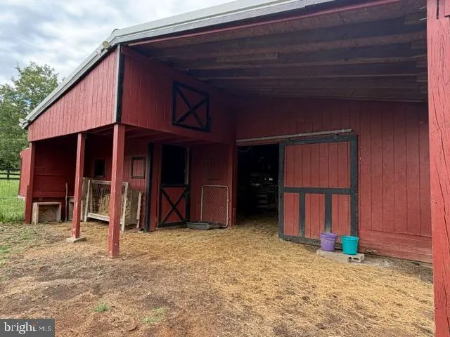 936 GUN BARREL RD White Post, VA 22663