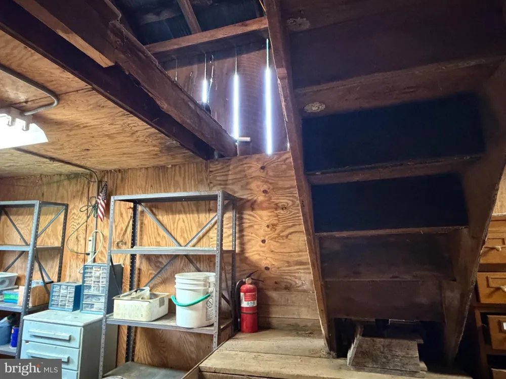 936 GUN BARREL RD White Post, VA 22663