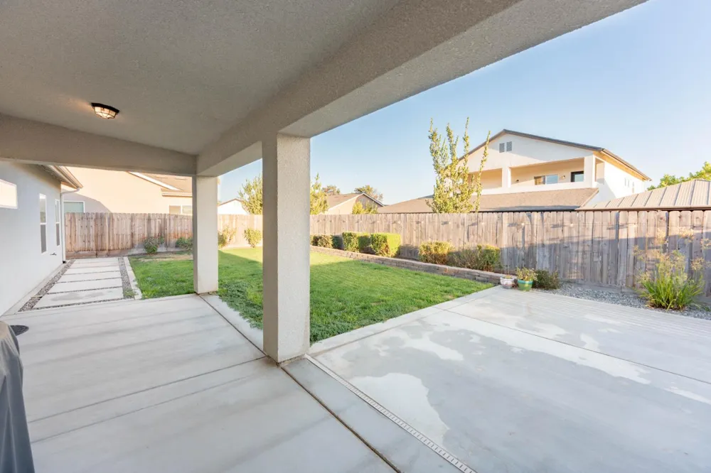 1593 W Date Avenue Porterville, CA 93257