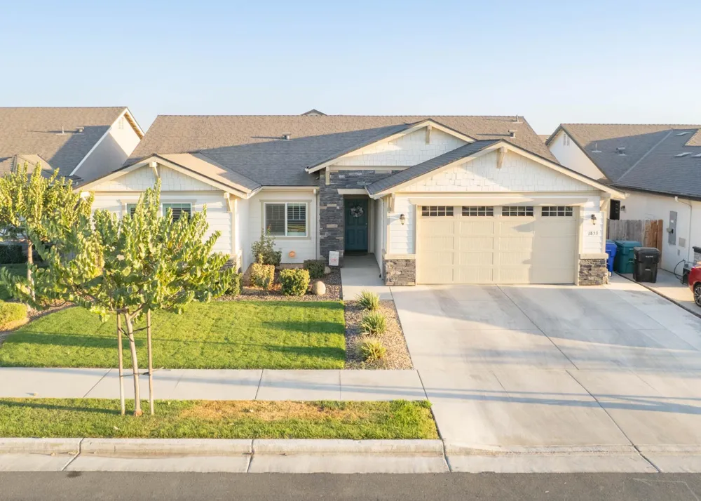 1593 W Date Avenue Porterville, CA 93257