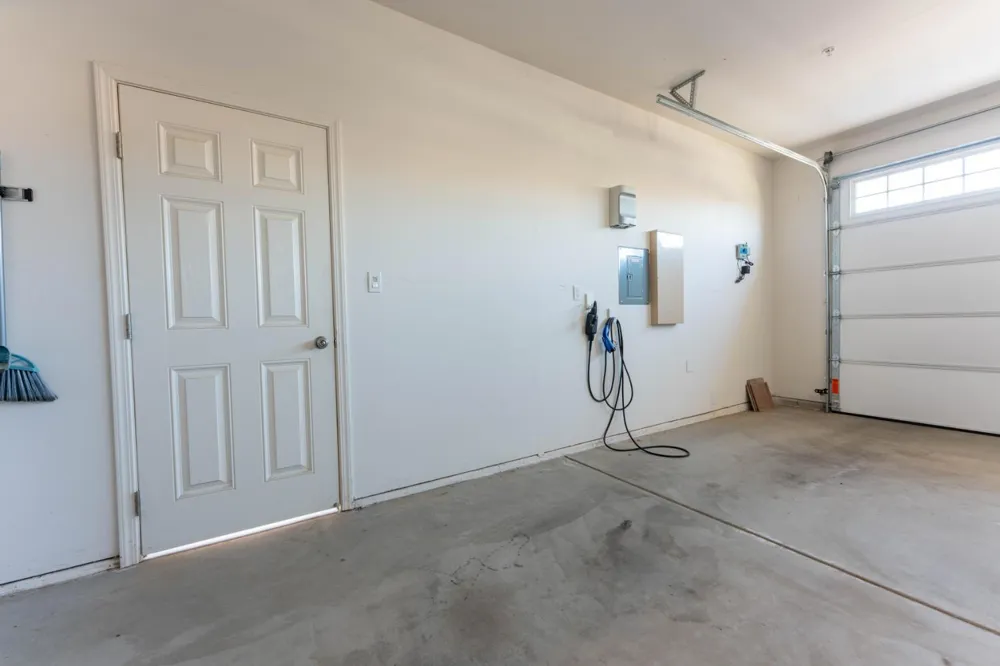 1593 W Date Avenue Porterville, CA 93257