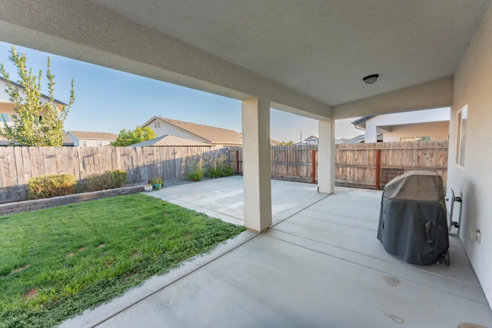 1593 W Date Avenue Porterville, CA 93257