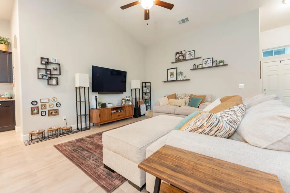 1593 W Date Avenue Porterville, CA 93257