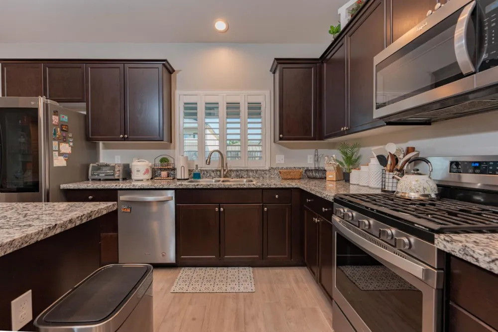 1593 W Date Avenue Porterville, CA 93257
