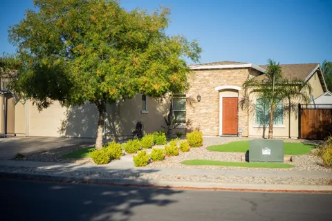 3290 Dogwood Way