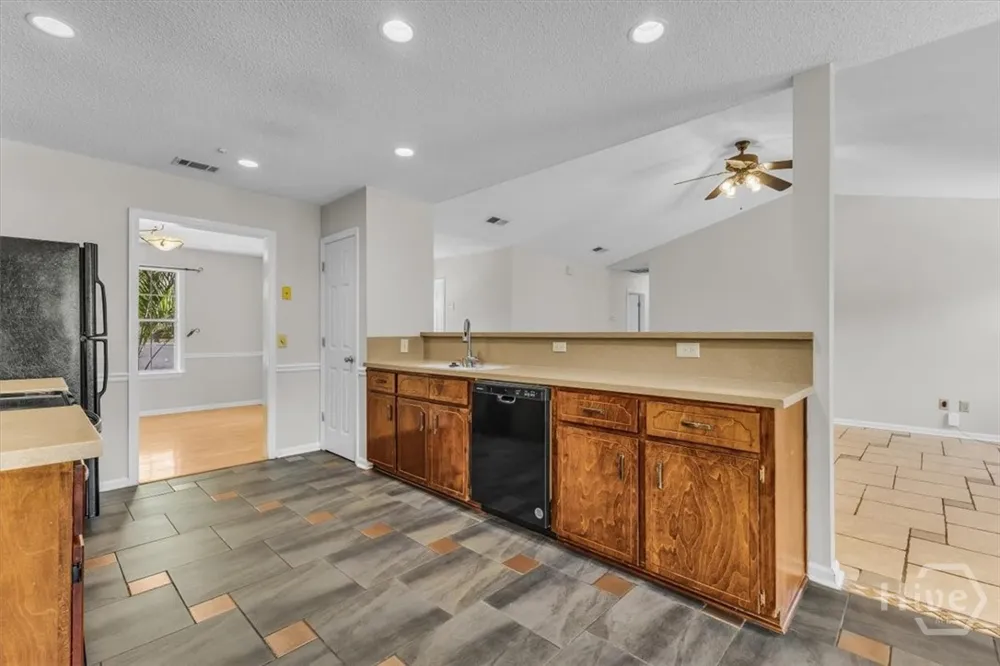1936 Heathrow Drive Hinesville, GA 31313