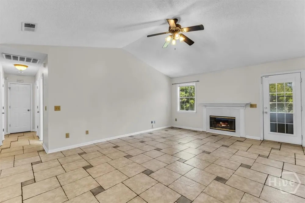 1936 Heathrow Drive Hinesville, GA 31313
