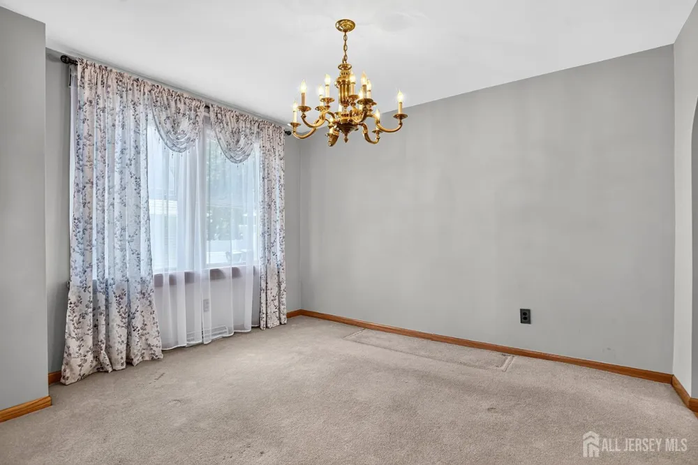 33 Burnet Street Avenel, NJ 07001