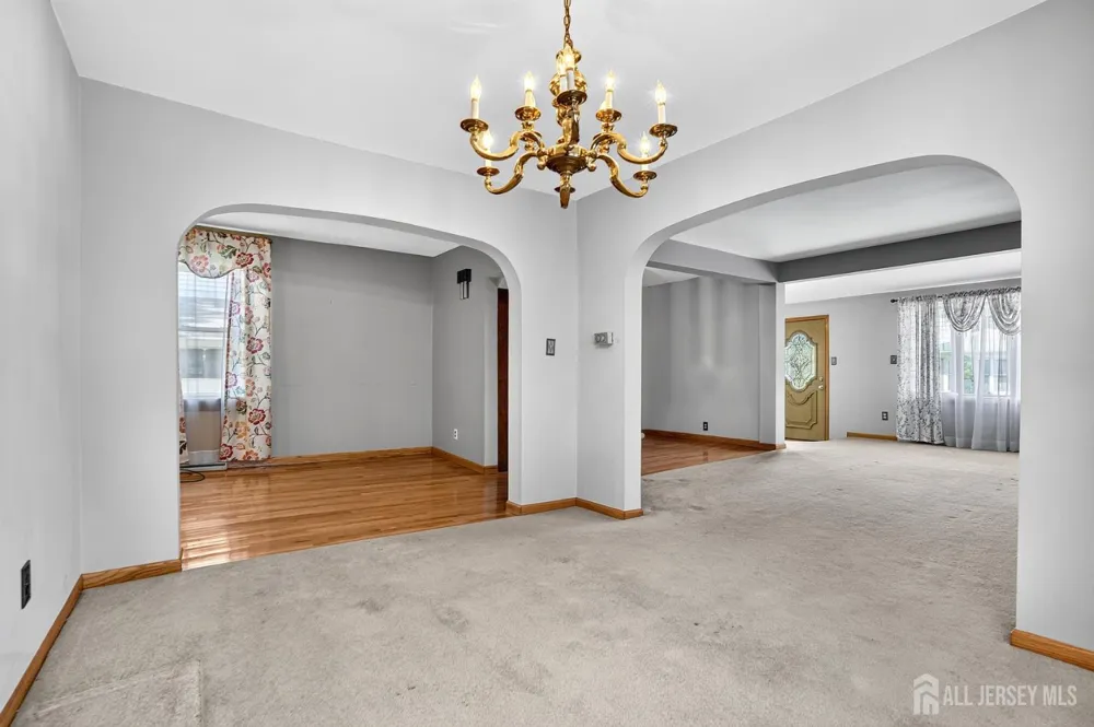 33 Burnet Street Avenel, NJ 07001