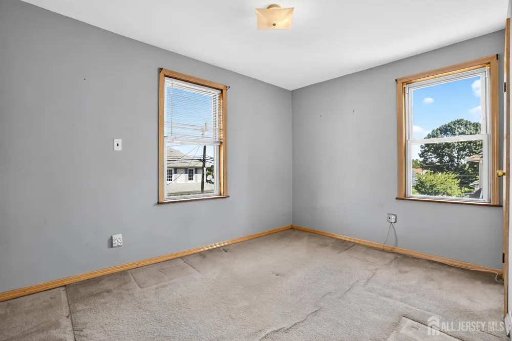 33 Burnet Street Avenel, NJ 07001