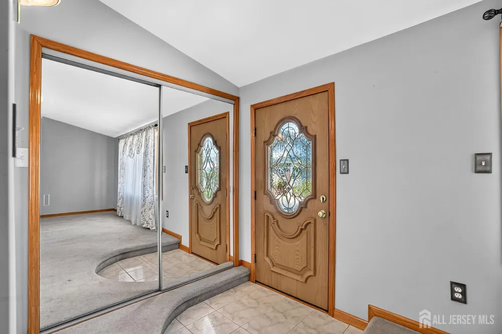 33 Burnet Street Avenel, NJ 07001