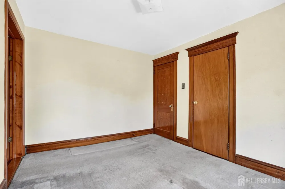 33 Burnet Street Avenel, NJ 07001
