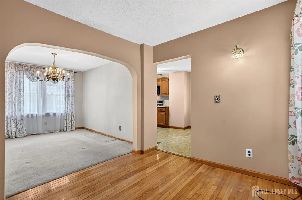 33 Burnet Street Avenel, NJ 07001