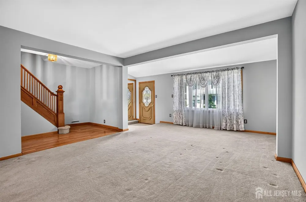 33 Burnet Street Avenel, NJ 07001