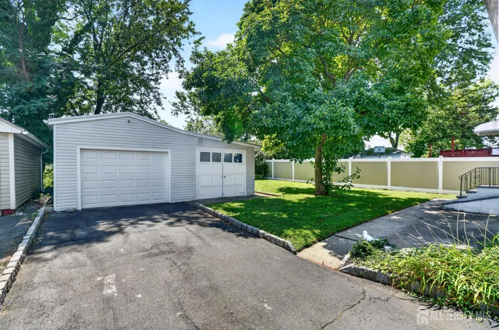 33 Burnet Street Avenel, NJ 07001