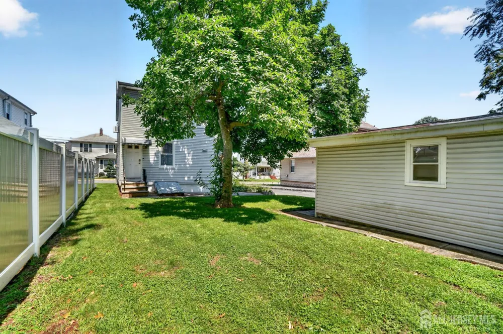 33 Burnet Street Avenel, NJ 07001