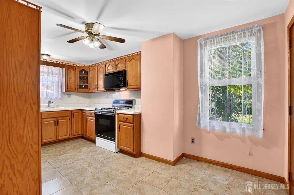 33 Burnet Street Avenel, NJ 07001
