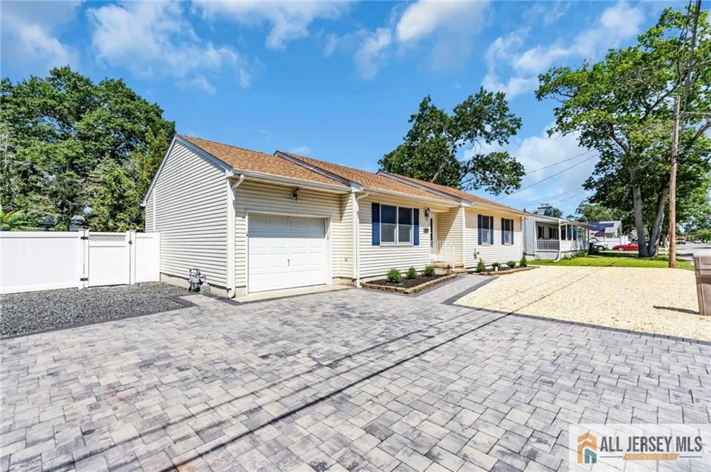 520 Beach Avenue Beachwood, NJ 08722