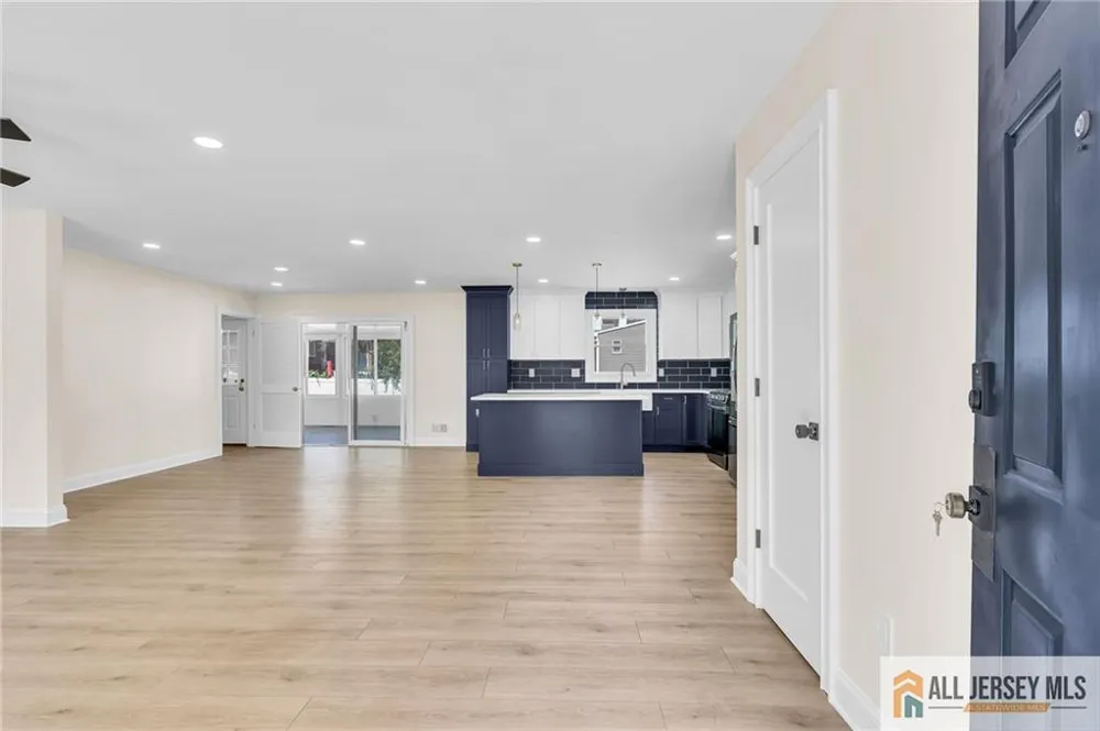 520 Beach Avenue Beachwood, NJ 08722