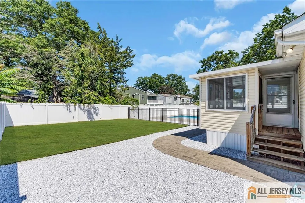 520 Beach Avenue Beachwood, NJ 08722