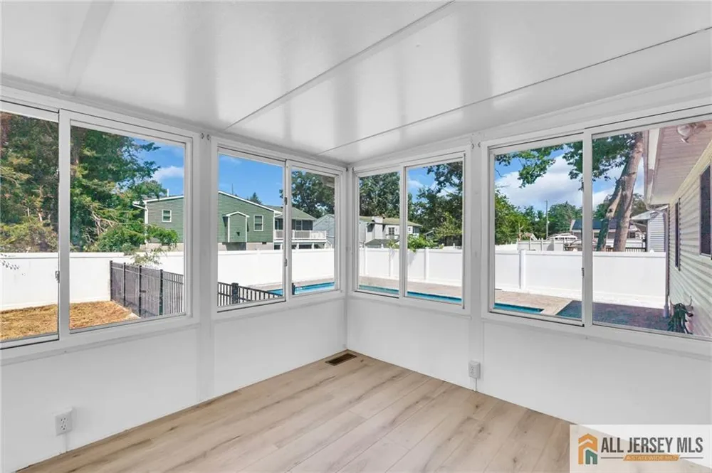 520 Beach Avenue Beachwood, NJ 08722