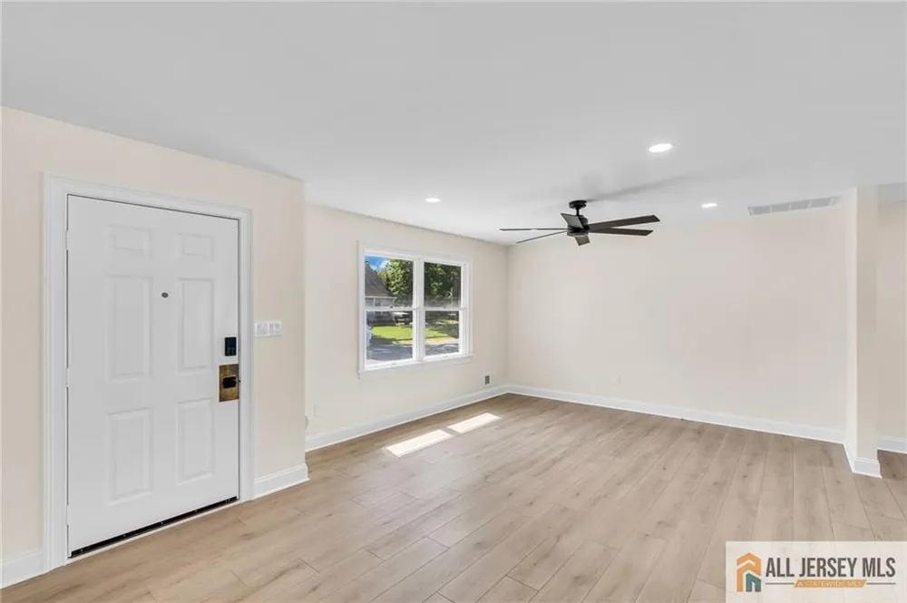 520 Beach Avenue Beachwood, NJ 08722