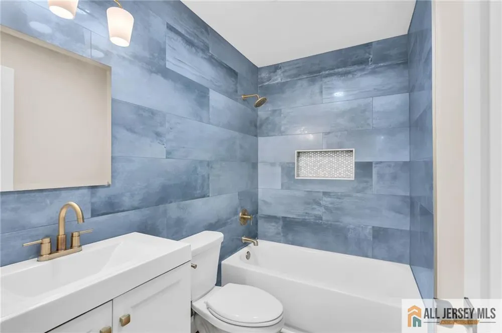 520 Beach Avenue Beachwood, NJ 08722