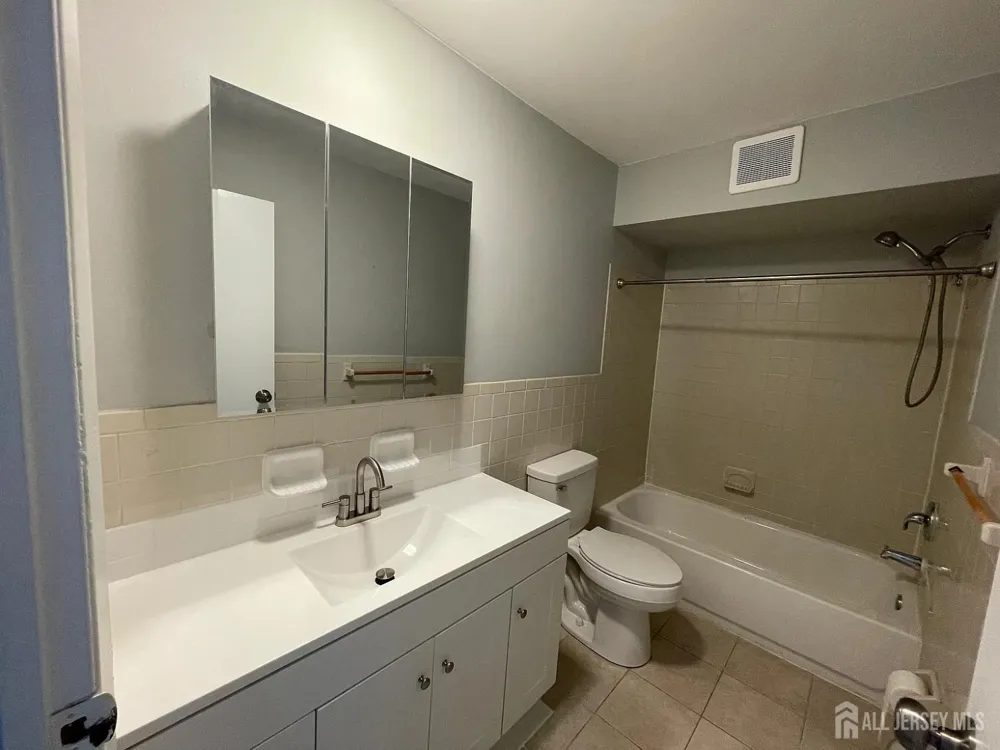 1334 Cricket Lane Woodbridge Proper, NJ 07095