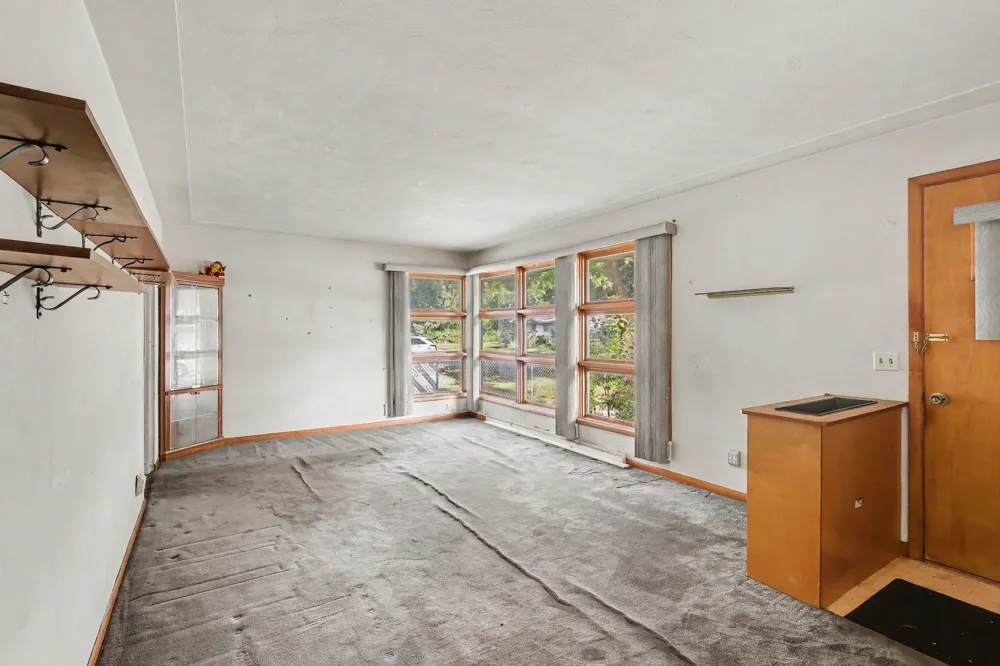 1325 Francis Avenue Muskegon, MI 49442