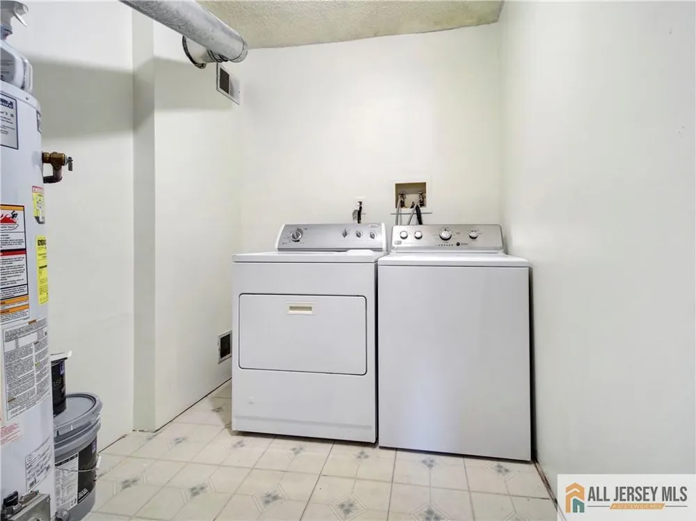 81 Canterbury Court Piscataway, NJ 08854