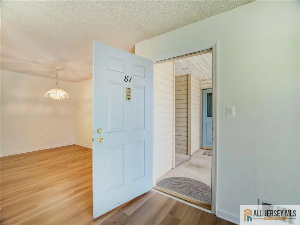 81 Canterbury Court Piscataway, NJ 08854