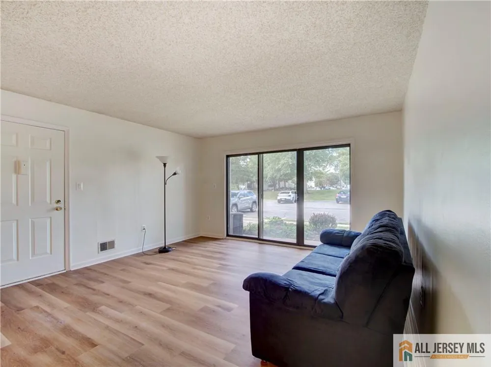 81 Canterbury Court Piscataway, NJ 08854