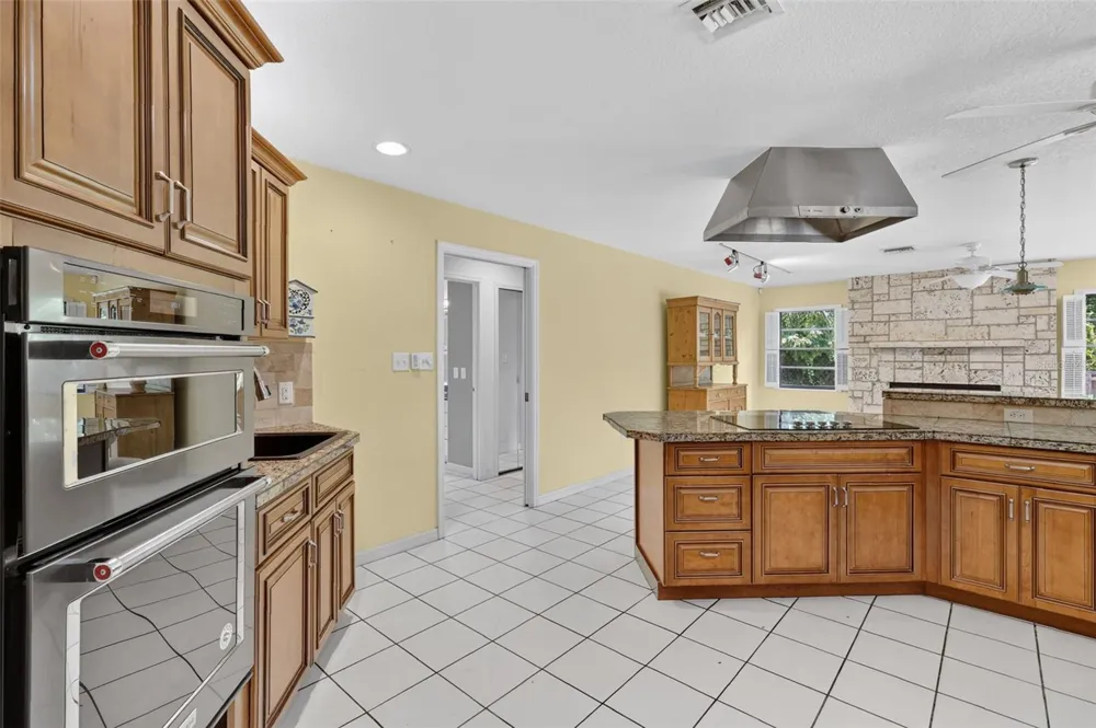 2085 SUSSEX DRIVE Mount Dora, FL 32757