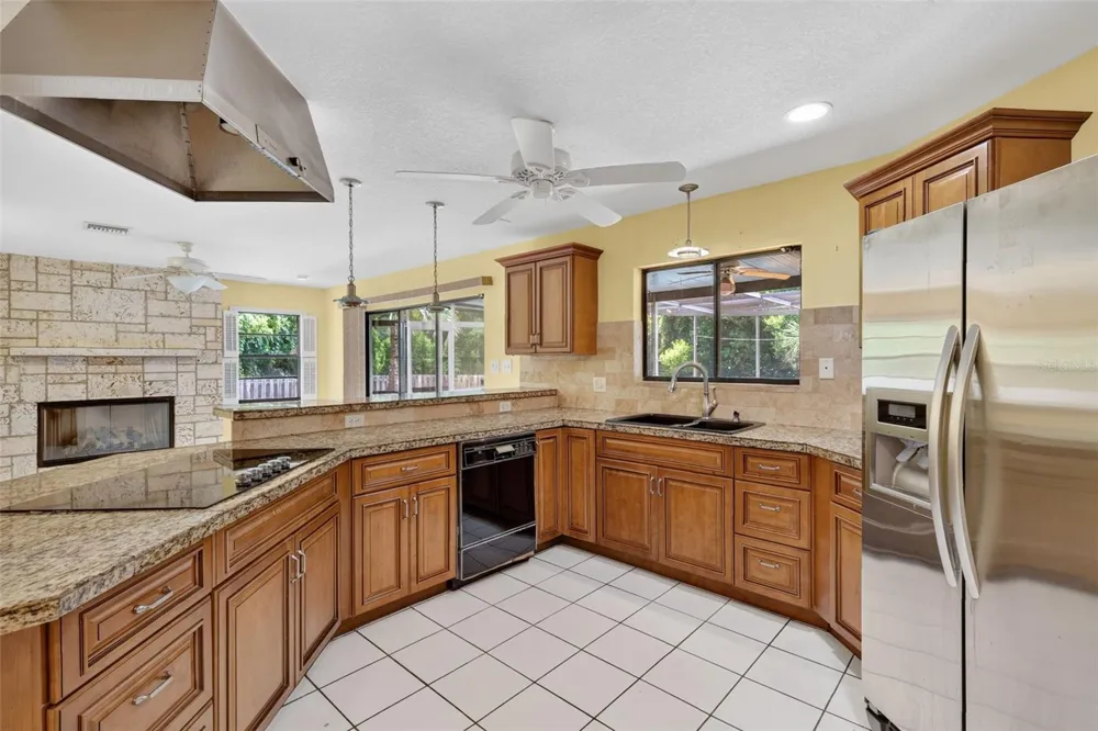 2085 SUSSEX DRIVE Mount Dora, FL 32757
